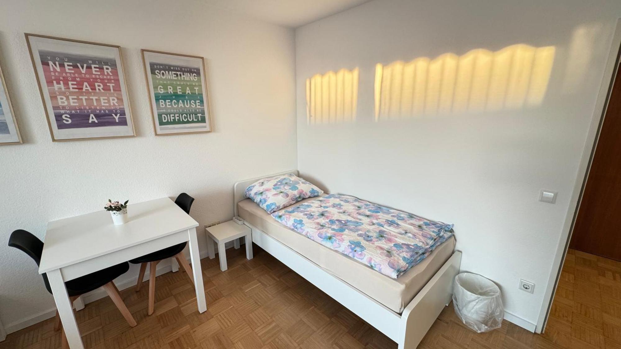Monteur & Messezimmer Ratingen-Duesseldorf Екстер'єр фото